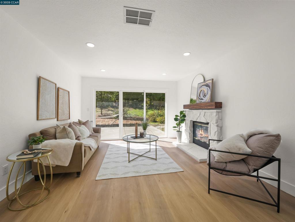 BOLLINGER HILLS - Residential