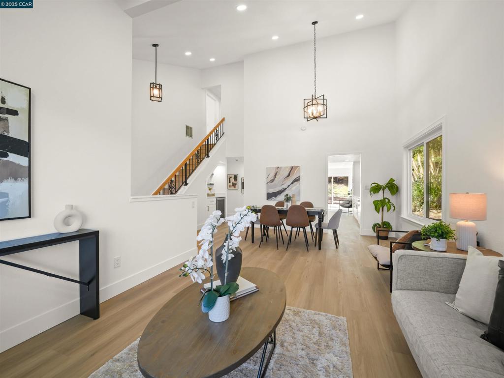 BOLLINGER HILLS - Residential