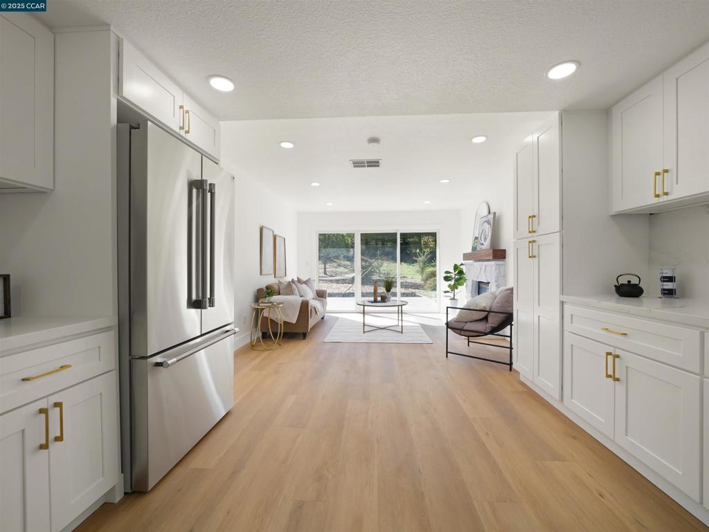 BOLLINGER HILLS - Residential