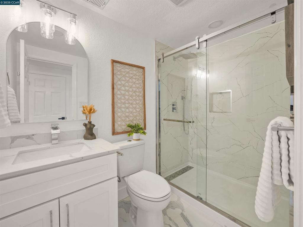 BOLLINGER HILLS - Residential