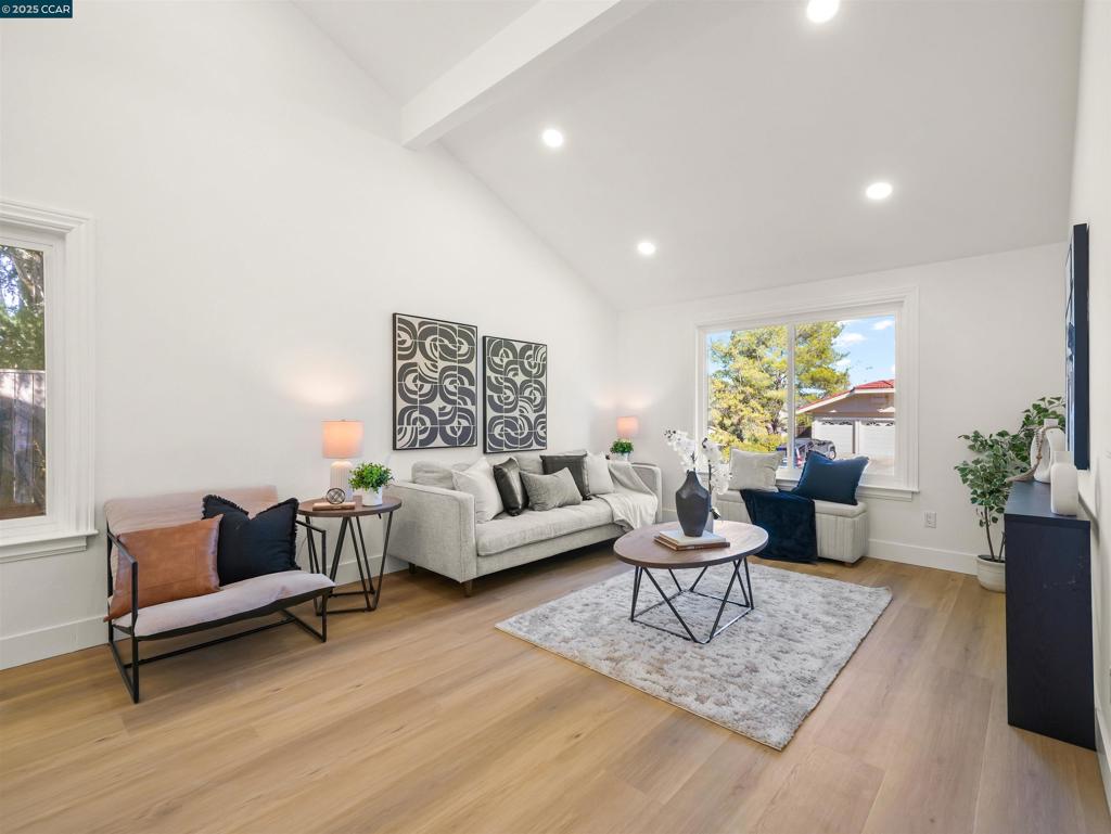 BOLLINGER HILLS - Residential