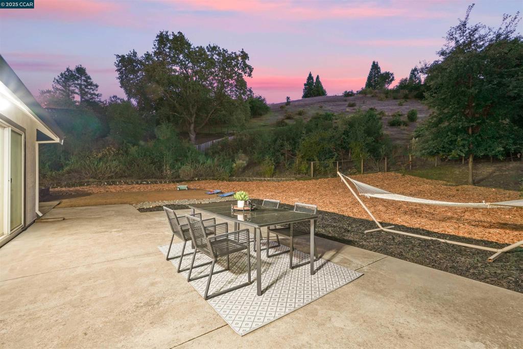 BOLLINGER HILLS - Residential