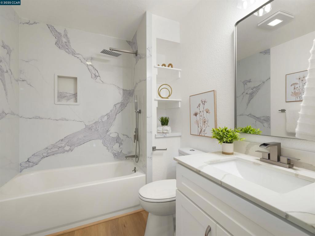 BOLLINGER HILLS - Residential