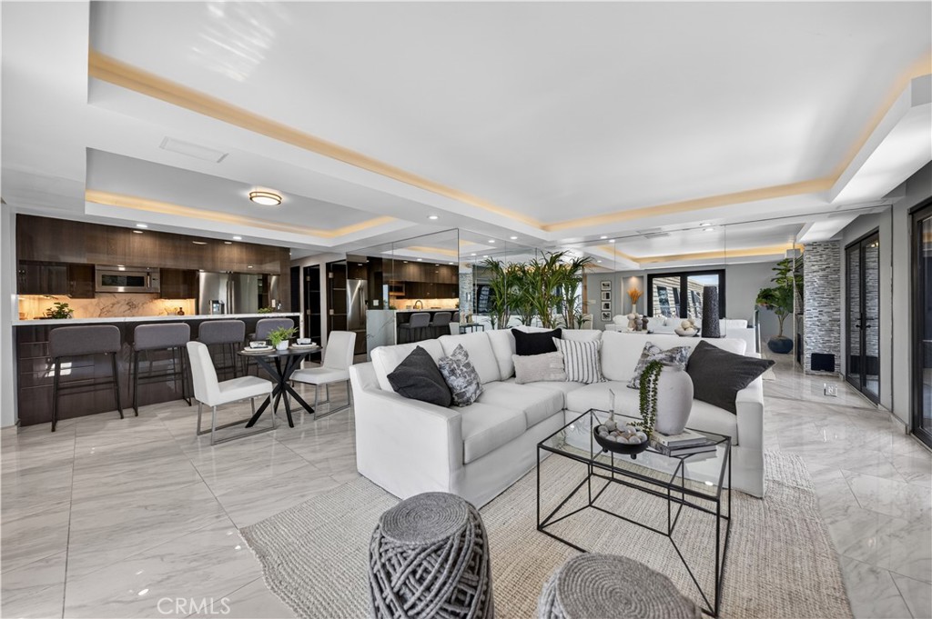 2601 E Ocean 807