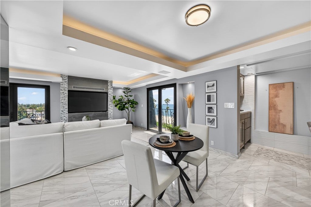 2601 E Ocean 807