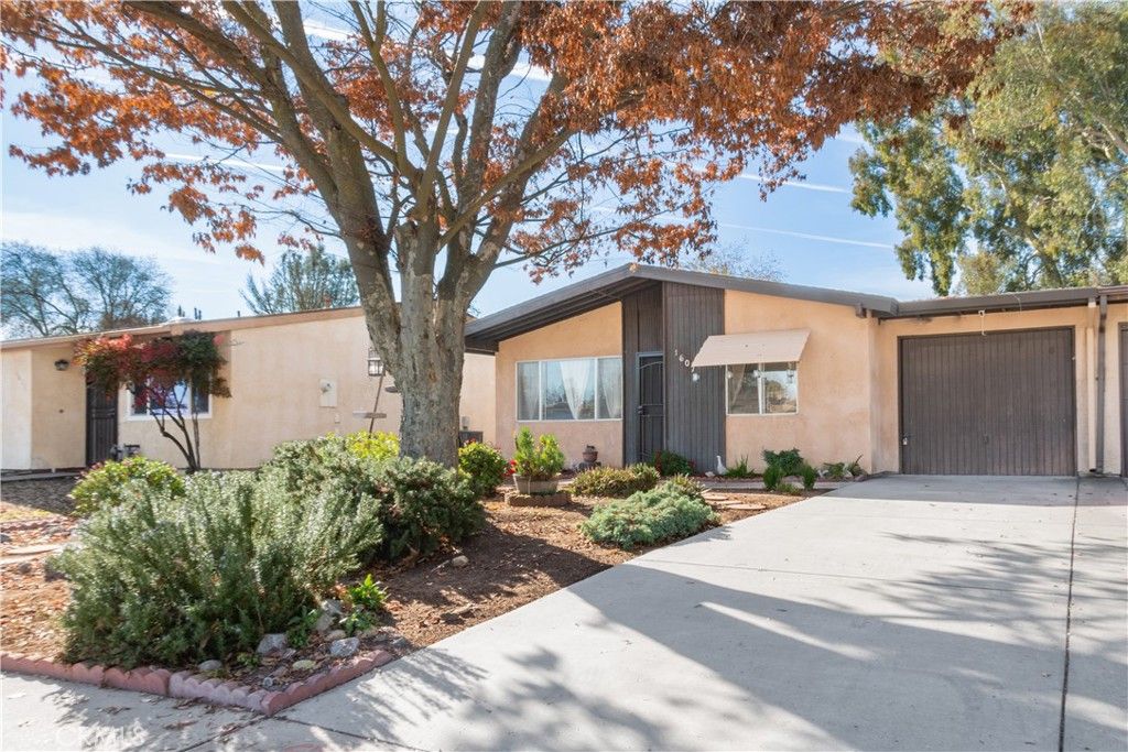 Photo of 1607 Westfield Rd, Paso Robles, CA 93446 (MLS # NS25278780)