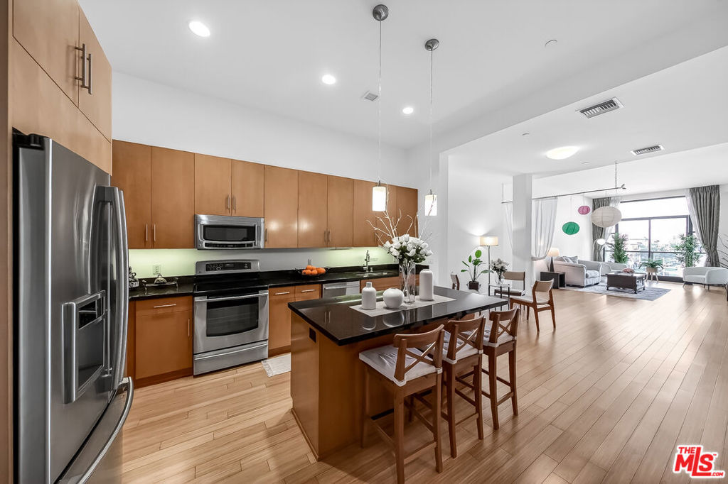 3223 W 6th Street 305