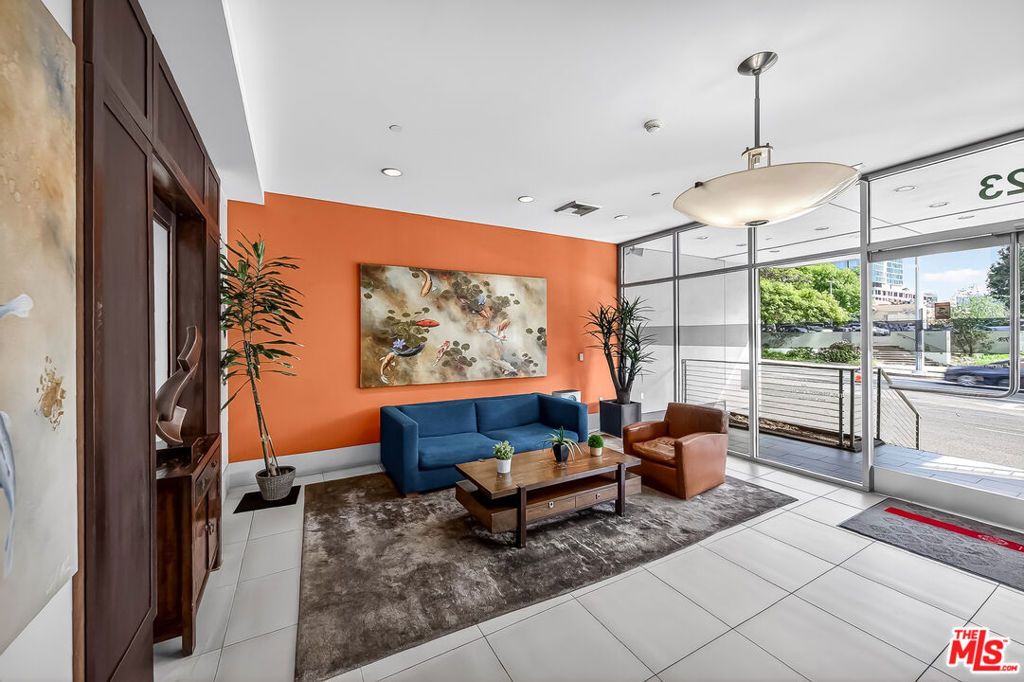 Photo of 3223 W 6th Street #305, Los Angeles, CA 90020 (MLS # 26664833)