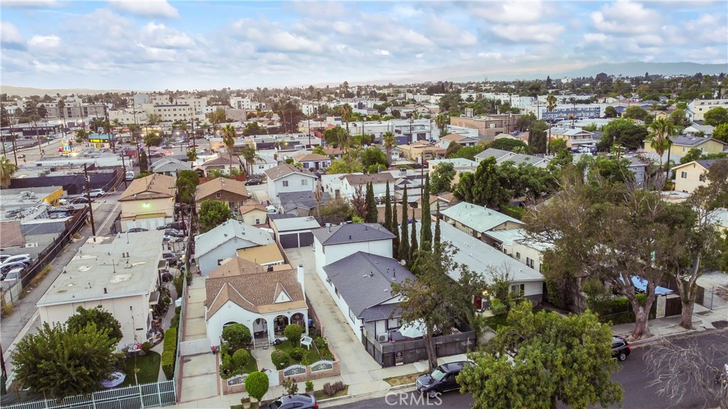 Rock-solid duplex in North Hollywood offering built-in income AND real upside — 5 beds, 4 baths (2,262 sq ft), on 5,555 sq ft on an LAR2-zoned lot — but here’s where it gets interesting: L.A.’s current zoning + state housing laws open doors for MASSIVE expansion or redevelopment. Neighborhood perks? Think proximity to the NoHo Arts District, Metro access, top eateries, studios, high demand by creatives & commuters alike—all helping keep vacancy low and rents strong. Bottom line: it’s more than a duplex—it’s a lever for serious upside in one of NoHo’s most dynamic submarkets. Sharp investors know the numbers pencil today, but the real play is the potential tomorrow, properties like this don’t just cash flow, they compound. Both tenants are open to relocation with assistance, offering buyers a clear exit strategy for vacancy if desired. Make your move—properties with this kind of potential get claimed quickly.