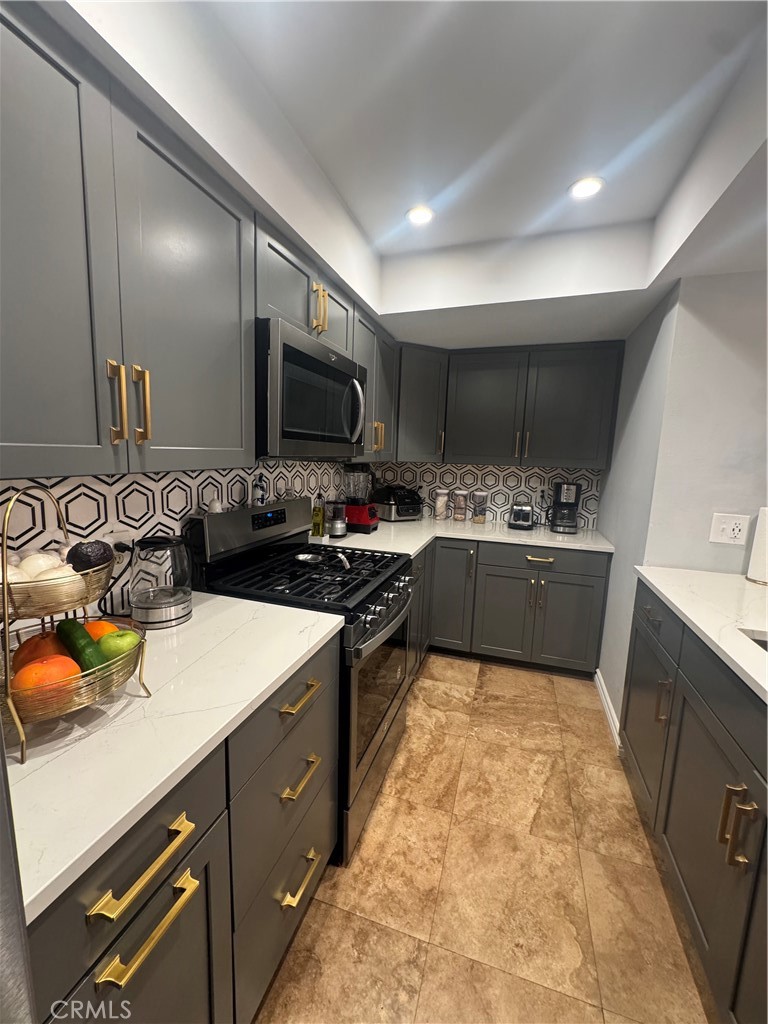 2700 Cahuenga Boulevard E 4223