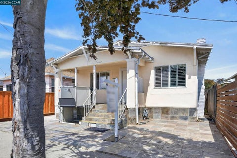 Photo of 1211 Blake St ST, Berkeley, CA 94702 (MLS # 41146281)
