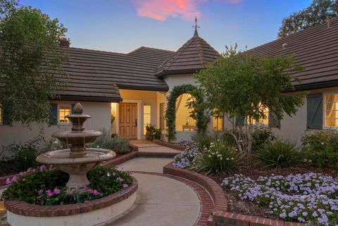 Photo of 5 Country Glen RD, Fallbrook, CA 92028 (MLS # 260011312SD)