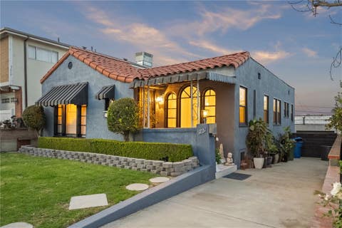 Photo of 1178 W 18th Street, San Pedro, CA 90731 (MLS # SW26040611)