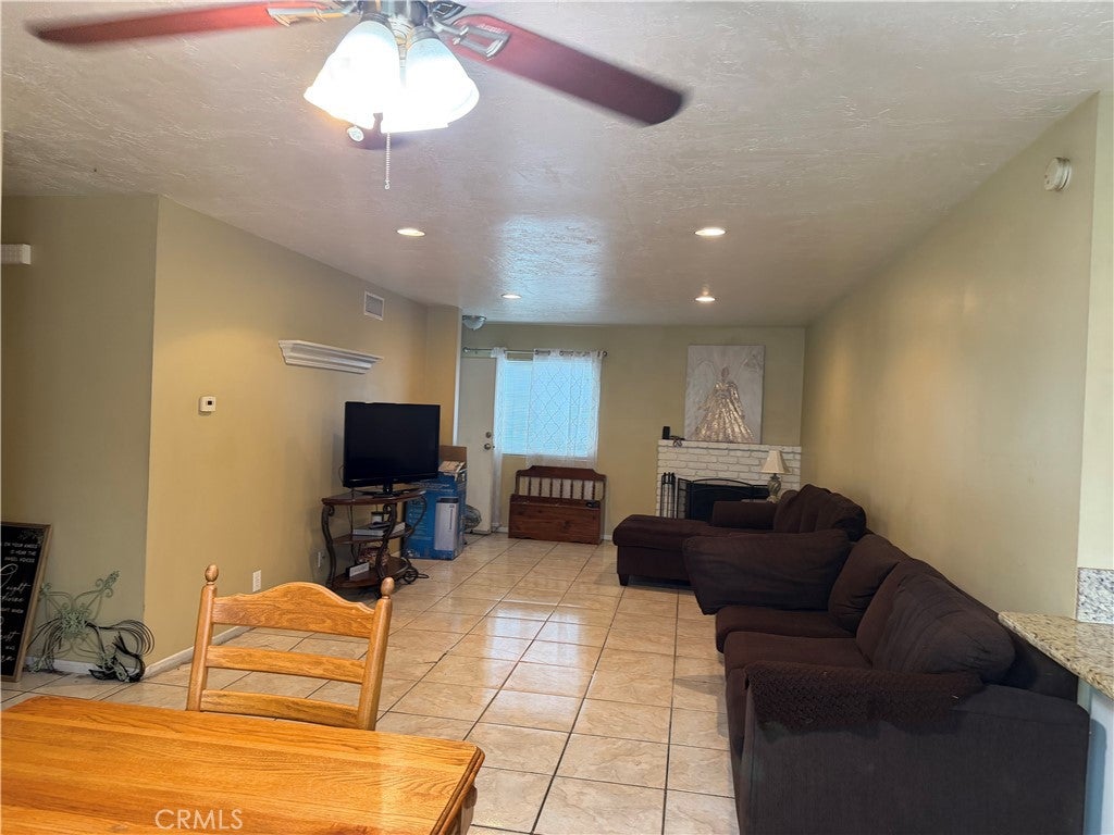 1038 Terryview