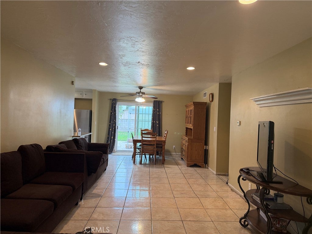 1038 Terryview