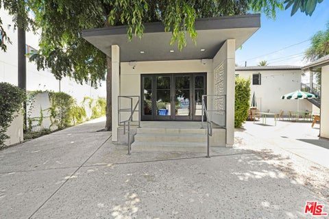 Photo of 2614 Alsace Avenue, Los Angeles, CA 90016 (MLS # 26992665)