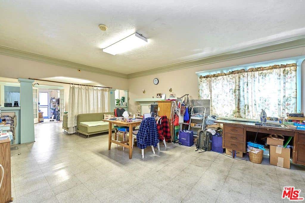Photo of 1522 Crenshaw Boulevard, Los Angeles, CA 90019 (MLS # 26833947)
