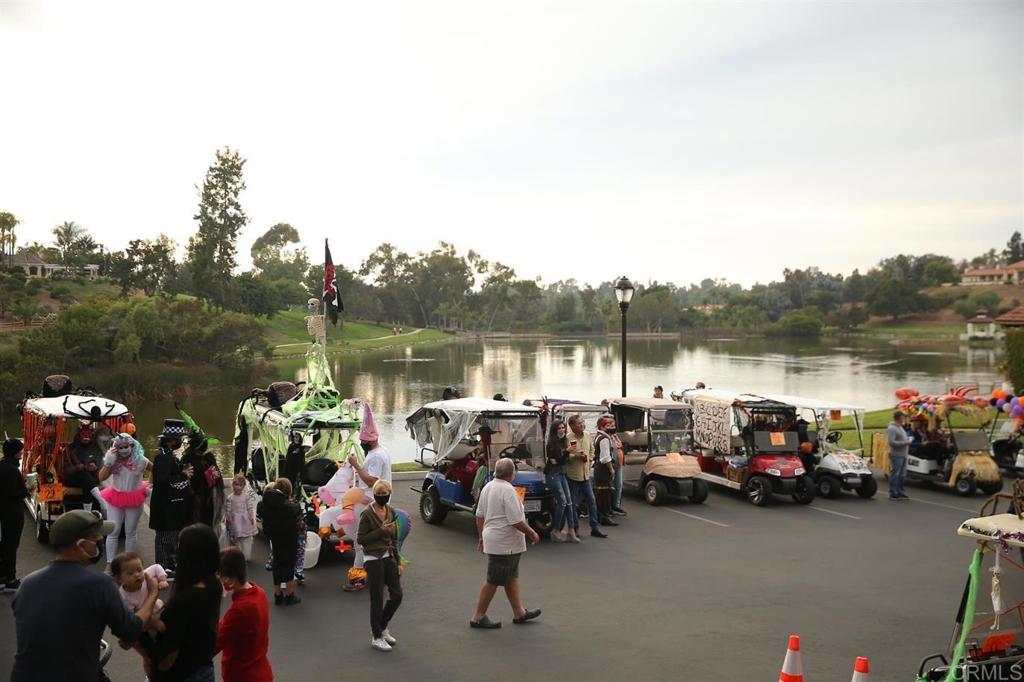 6056 Calle Camposeco