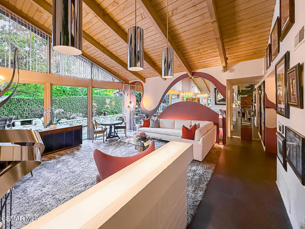 1023 Barrow Court