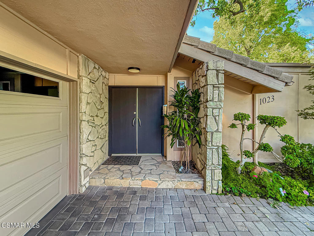 1023 Barrow Court