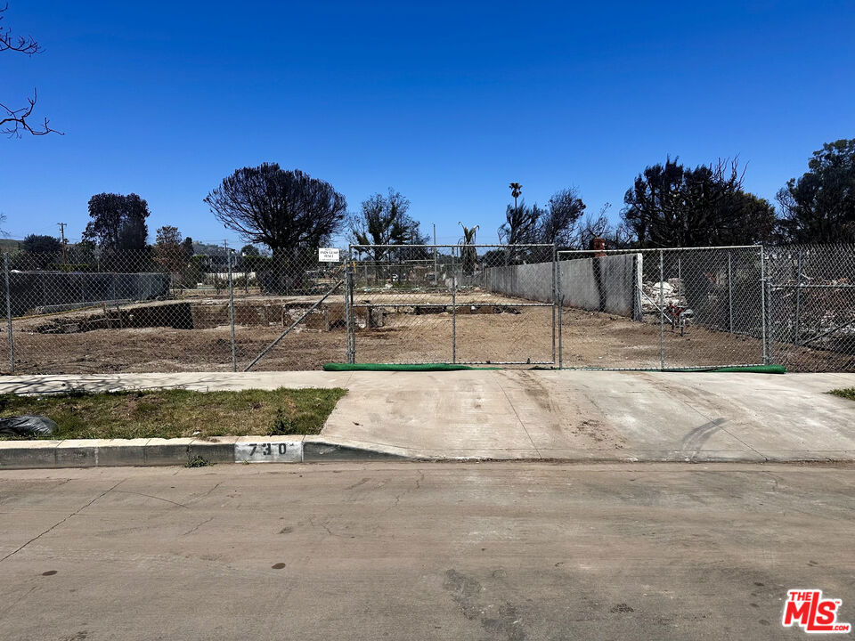 730 Toyopa Drive