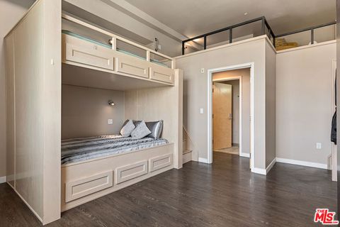 Photo of 630 W 28th Street #1, Los Angeles, CA 90007 (MLS # 25605355)