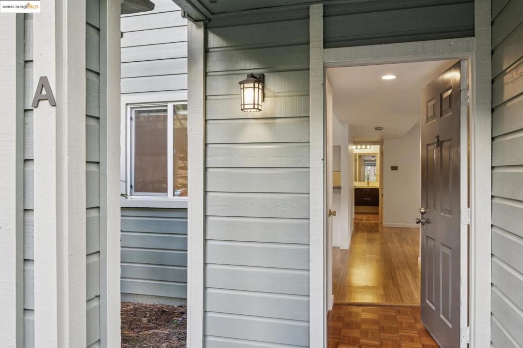 OAKLAND HILLS - Residential
