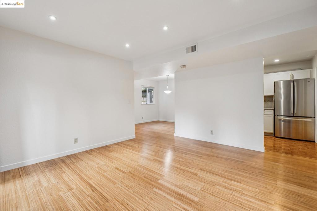 OAKLAND HILLS - Residential