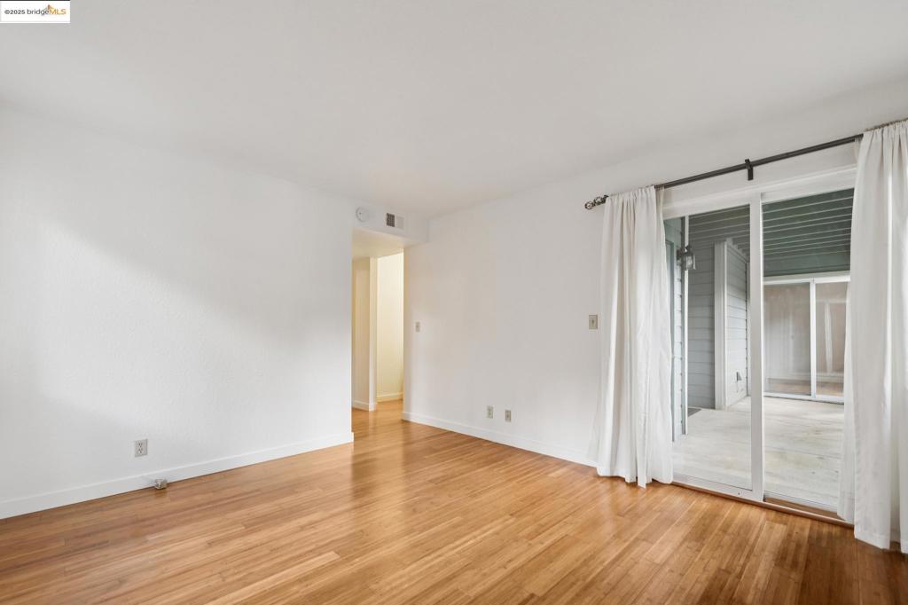 OAKLAND HILLS - Residential