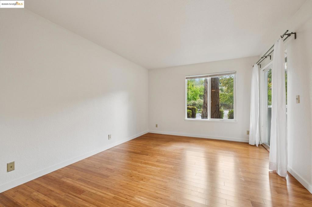 OAKLAND HILLS - Residential