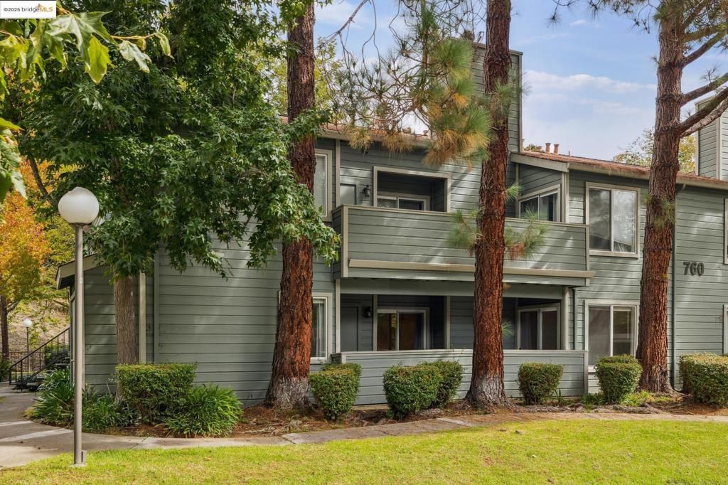 Photo of 760 Canyon Oaks Dr #A, Oakland, CA 94605 (MLS # 41115147)