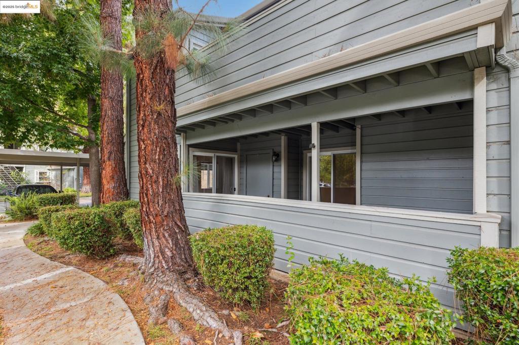 OAKLAND HILLS - Residential