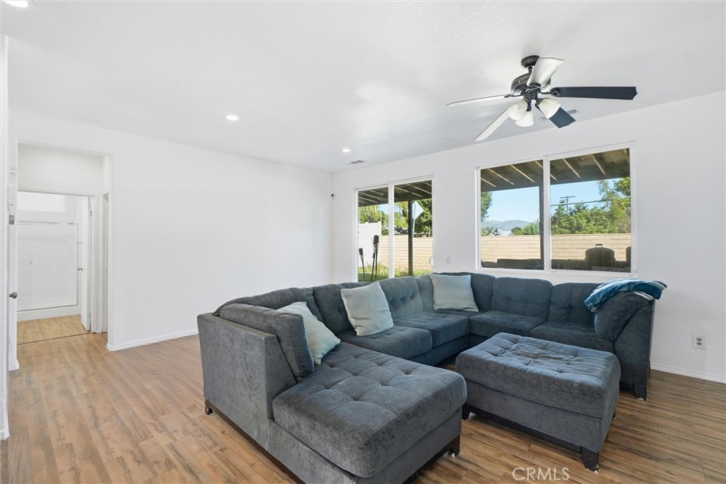 9660 Pine Orchard St