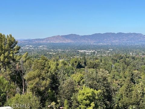 Photo of 4631 Caritina DR, Tarzana, CA 90356 (MLS # SR26104725)