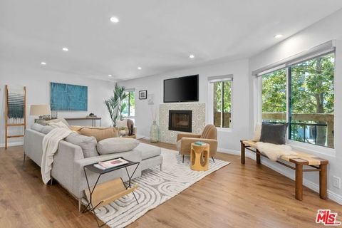 Photo of 12321 Ocean Park Boulevard #7, Los Angeles, CA 90064 (MLS # 26827811)