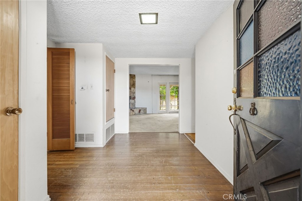 19607 Bryant