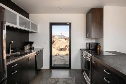 Tiny photo for 48362 Geronimo Trail, Yucca Valley, CA 92284 (MLS # 219154507DA)