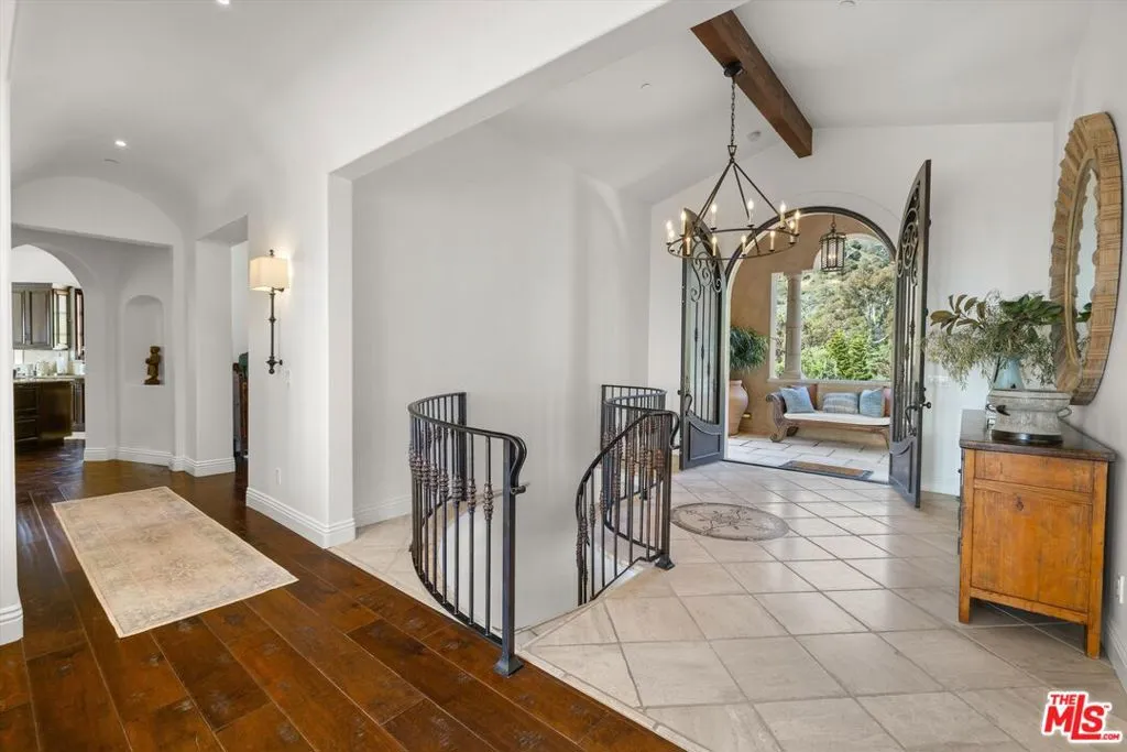 Santa Barbara, California 93108, United States, 4 Bedrooms Bedrooms, ,6 BathroomsBathrooms,Residential,Active,141179