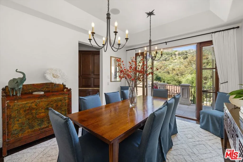 Santa Barbara, California 93108, United States, 4 Bedrooms Bedrooms, ,6 BathroomsBathrooms,Residential,Active,141179