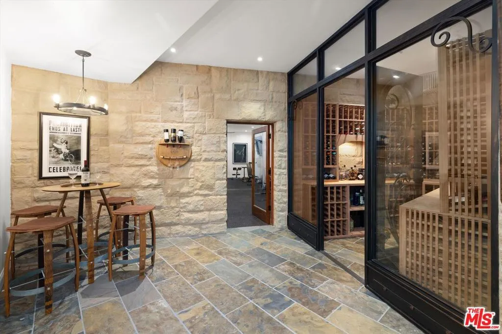 Santa Barbara, California 93108, United States, 4 Bedrooms Bedrooms, ,6 BathroomsBathrooms,Residential,Active,141179