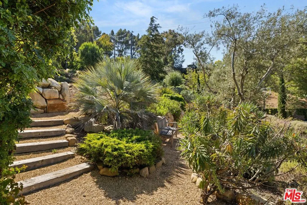 Santa Barbara, California 93108, United States, 4 Bedrooms Bedrooms, ,6 BathroomsBathrooms,Residential,Active,141179