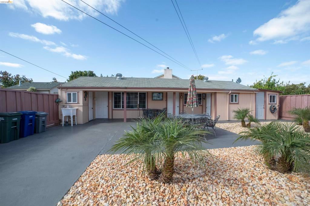 1051 Donovan Dr