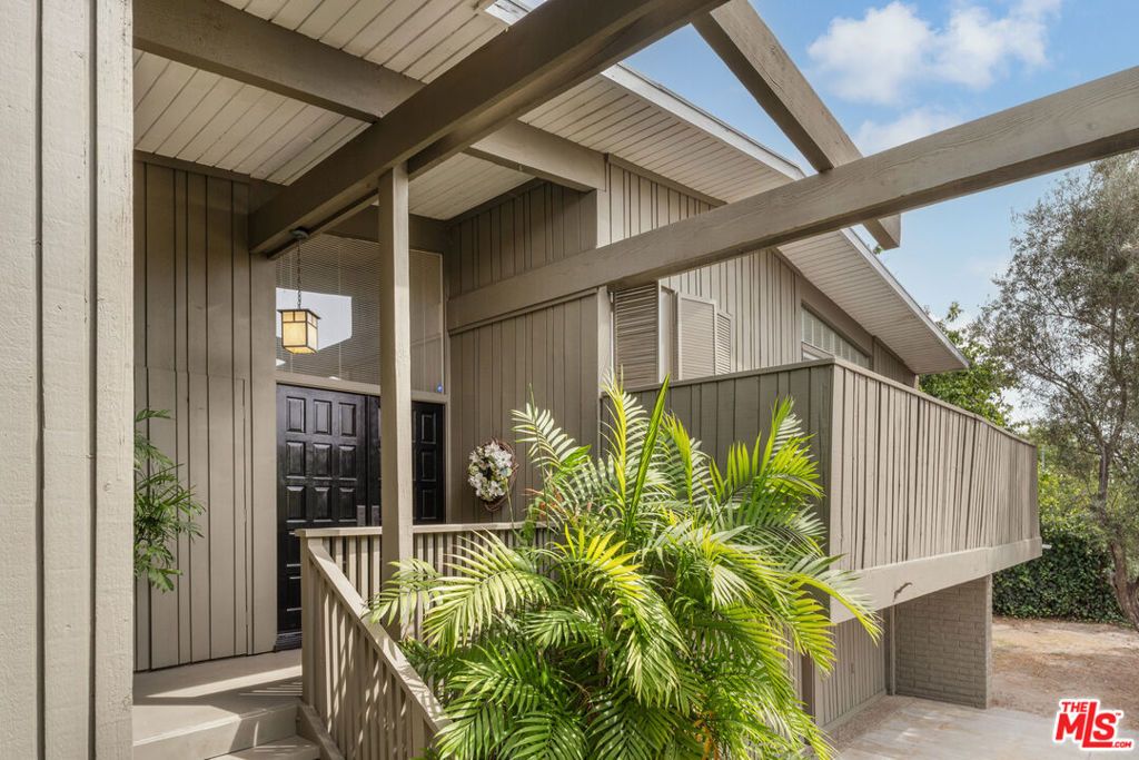 Photo of 2320 Westridge Road, Los Angeles, CA 90049 (MLS # 26672483)