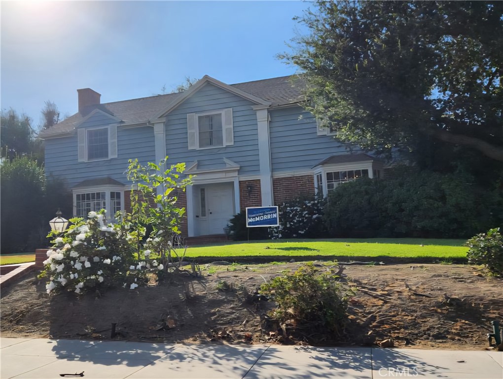 Beautiful home in need of TLC. This home is situated in the exquisite Bixby Knolls area. The home will be delivered vacant. Please do not disturb the current resident.