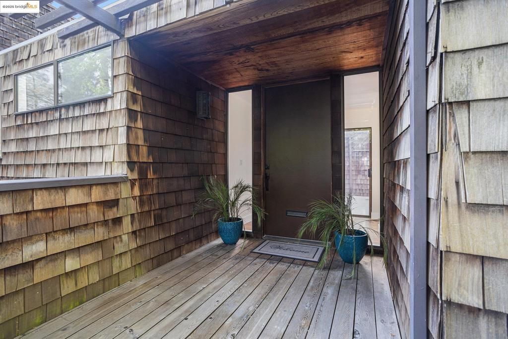 listing image 130721516259531814236