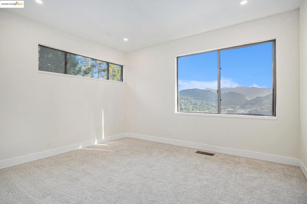 listing image 130726931552729269406