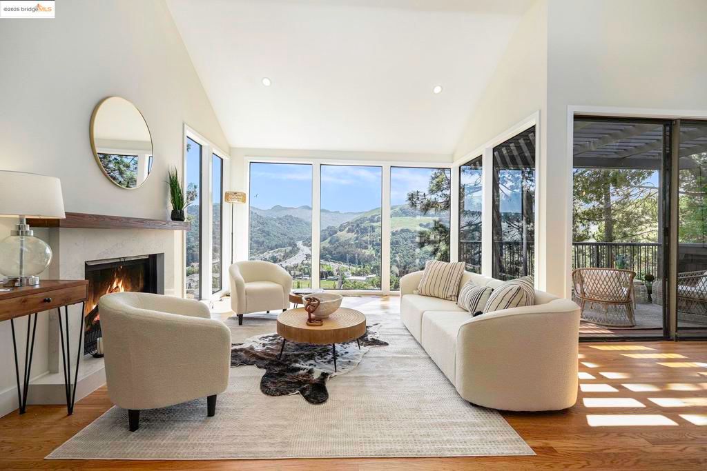 listing image 130727694704421246400