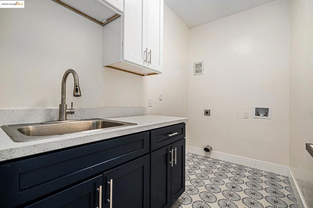 listing image 130720525856544694145