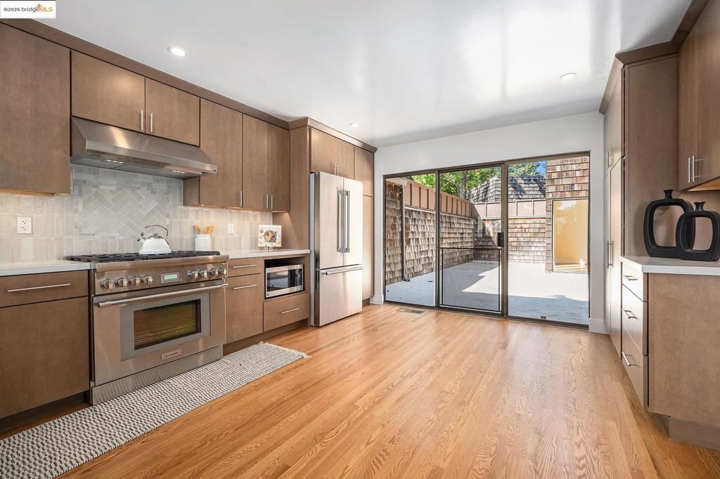 listing image 130723753084676310462