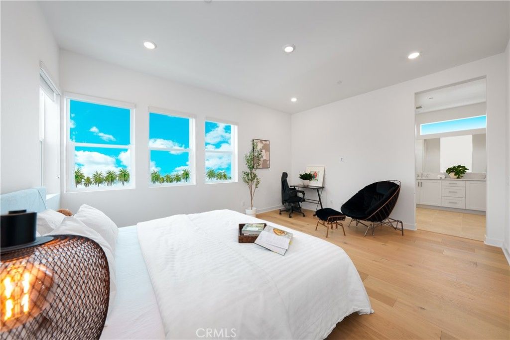 listing image 130721352287124599308